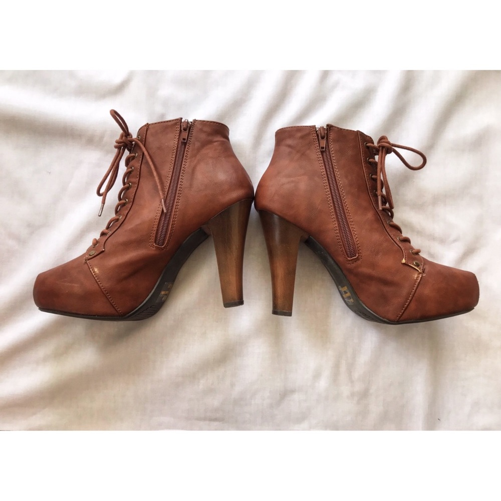 High Heeled Booties - Picture 5 of 7